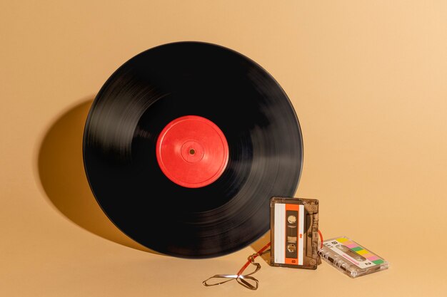 Vinyl-Schallplatte und eine Kassetten-Designressource