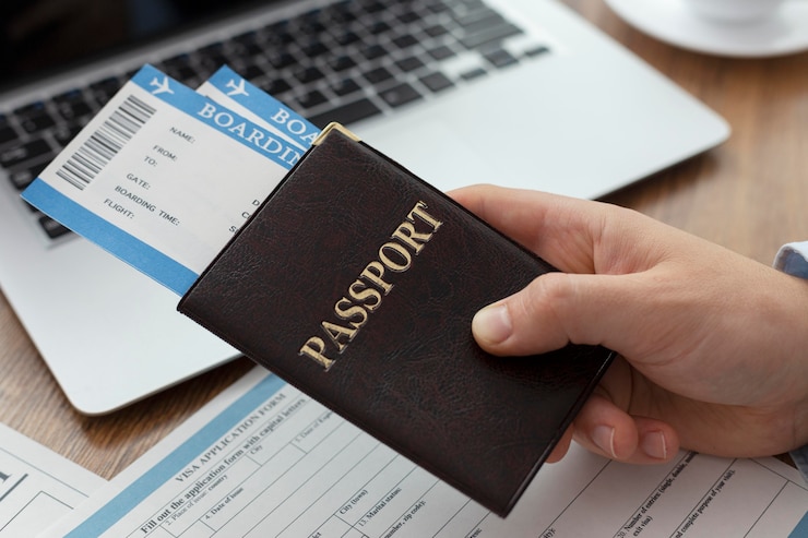 Kostenlose Foto visumantragszusammenstellung mit reisepass