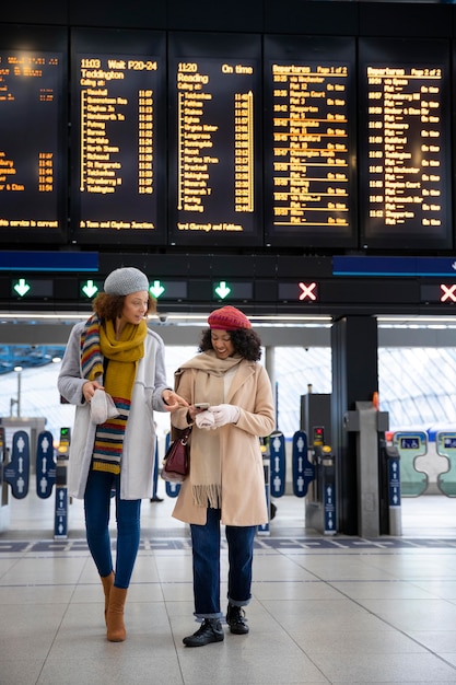 Voll erschossene Frauen am Flughafen