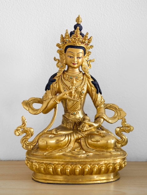 Vorderansicht der Hindi-Statuette