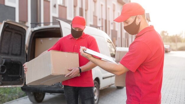 Vorderansicht der Zusteller am Jobkonzept