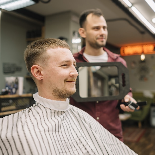 Vorderansicht des Friseursalonkonzepts