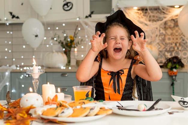 Kostenloses Foto vorderansicht des halloween-konzepts