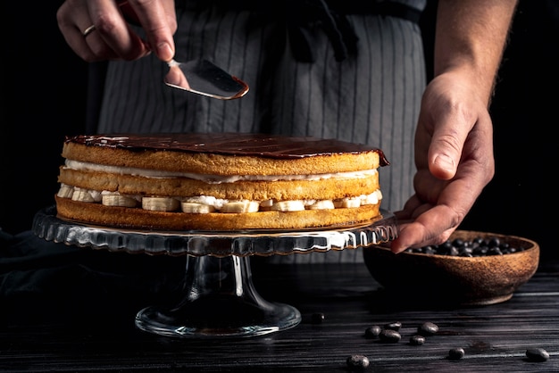 Kostenloses Foto vorderansicht des köstlichen kuchenkonzepts