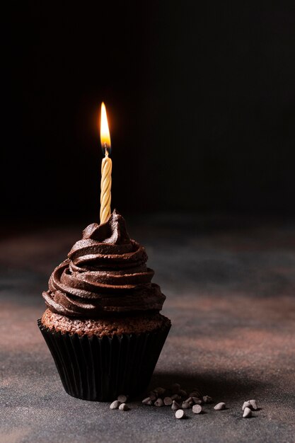 Vorderansicht des köstlichen Schokoladencupcakes