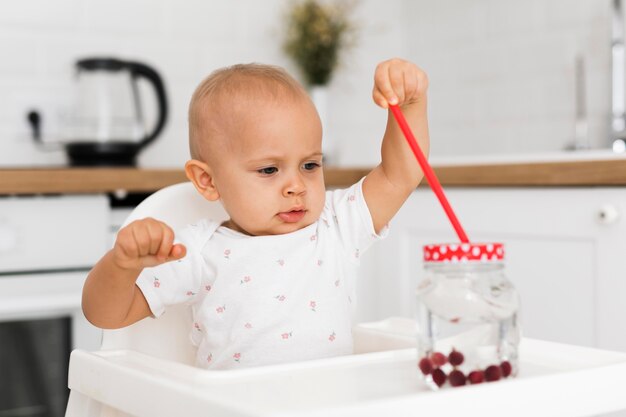 Vorderansicht des schönen Babykonzepts