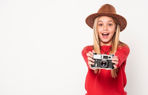 Kostenloses Foto vorderansicht mädchen mit kamera