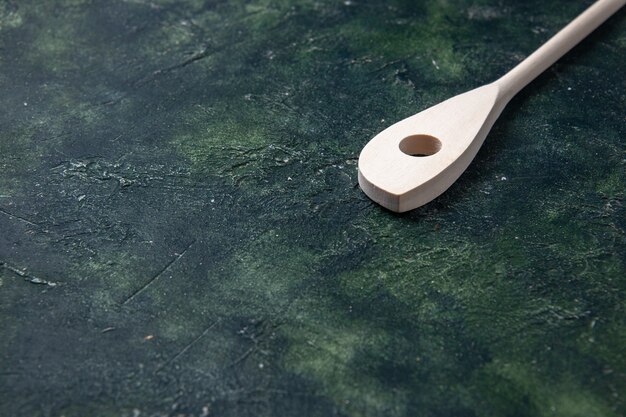 Vorderansicht weißes Utensil auf dunklem Hintergrund Gabel Besteck Küche Holz Kunststoff Messer Farbe Lebensmittel Dunkelheit