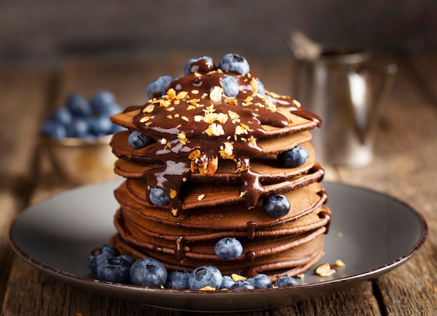 Vordere Ansicht süße Pfannkuchen Turm Anordnung