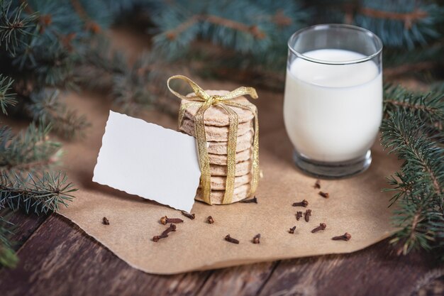 Warten auf den Weihnachtsmann mit kleinen Snacks