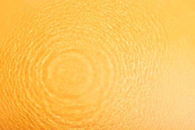 Wasserbeschaffenheit von oben auf orange