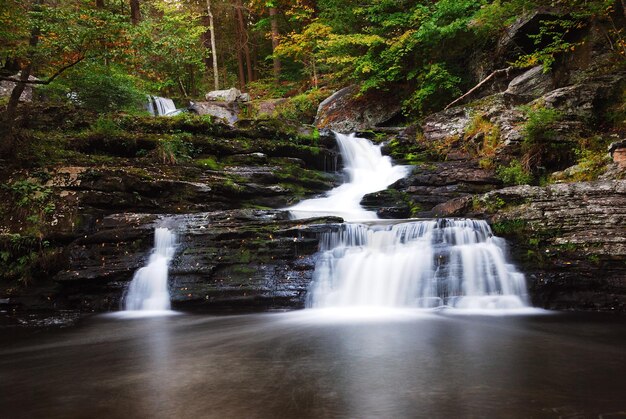 Wasserfall im Berg