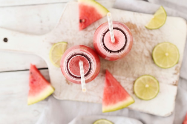 Kostenloses Foto wassermelonen-smoothie, sommer-erfrischungsgetränk