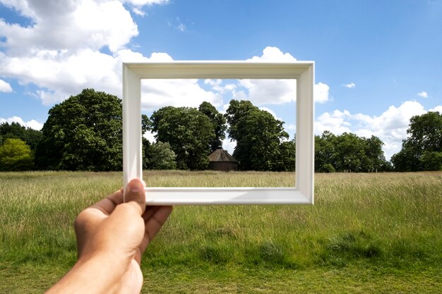 Website hinter Fotorahmen besuchen