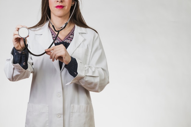Weiblicher Arzt mit Stethoskop