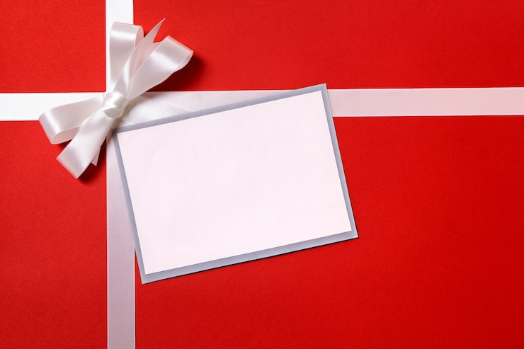 Kostenlose Foto weihnachtsgeschenk mit karte oder etikett