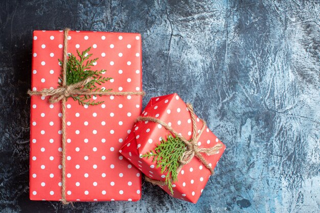 Kostenloses Foto weihnachtsgeschenke von oben