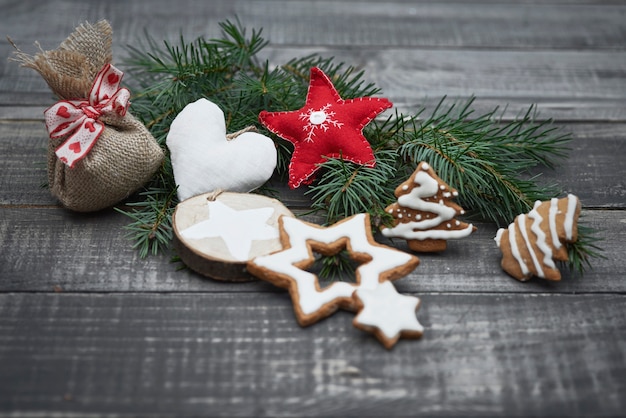 Kostenloses Foto weihnachtshandwerk auf dem holz