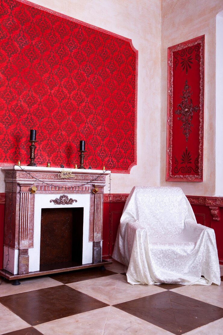 Kostenlose Foto weihnachtsinterieur in rotem vintage-zimmer-studioaufnahme