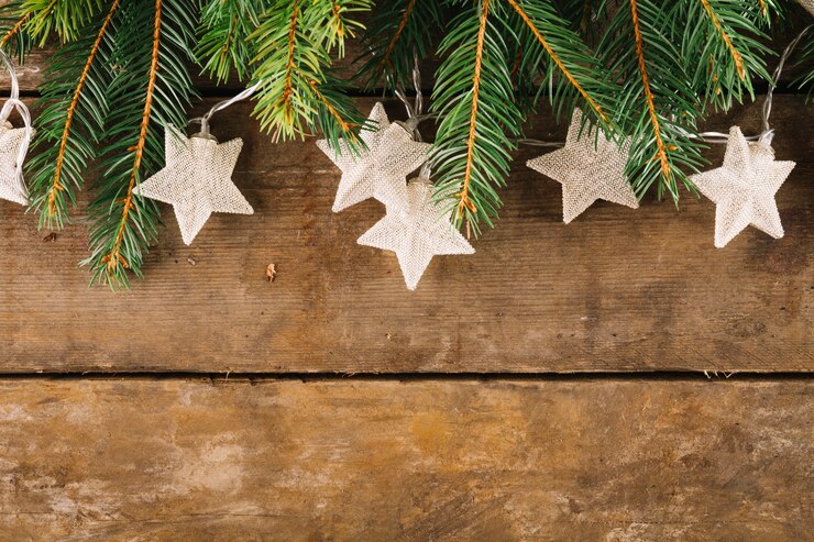 Kostenlose Foto weihnachtskomposition mit sternen und tanne