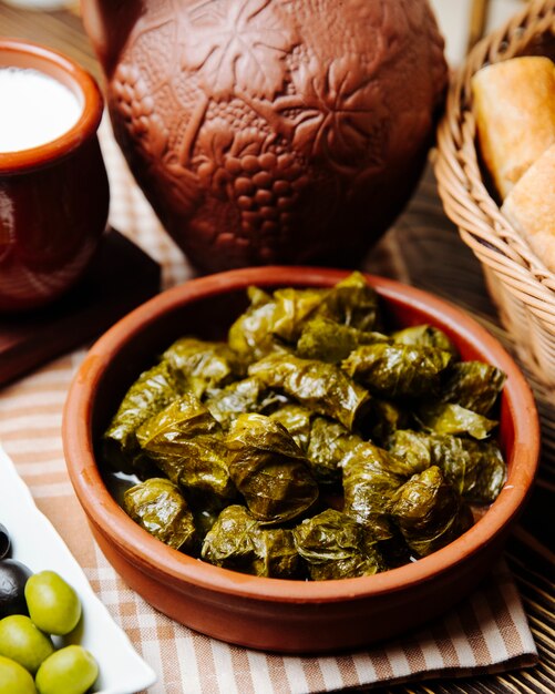 Weinblätter Dolma Hackfleisch Traubenblätter Gewürze Seitenansicht