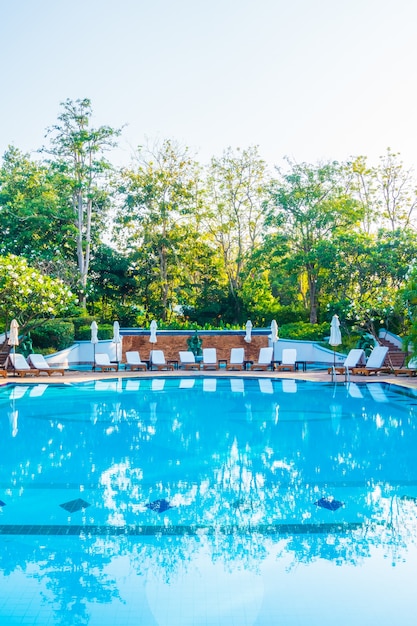 Weiß Schwimmen Wasser Hintergrund Schönheit