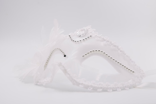 Kostenloses Foto weiße stilvolle karnevalsmaske