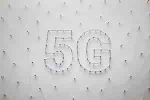 Kostenloses Foto weißer 5g technologiehintergrund