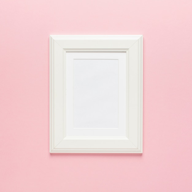 Weißer Rahmen auf rosa