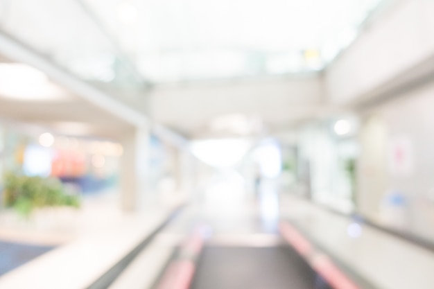 Kostenloses Foto weit flughafen mit unscharfen hintergrund