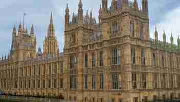 Kostenloses Foto westminster palace in london vereinigtes königreich blick von der westminster bridge