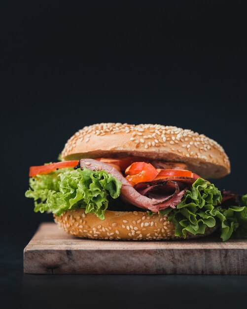 wie man einen perfekten Burger macht, foodporn Foto