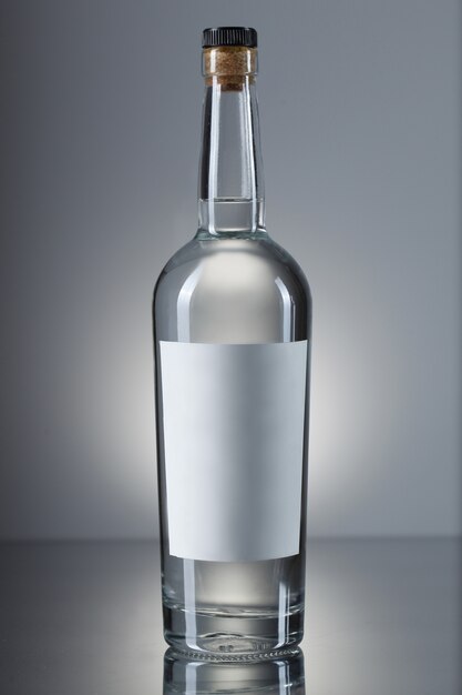 Wodka Flasche isoliert