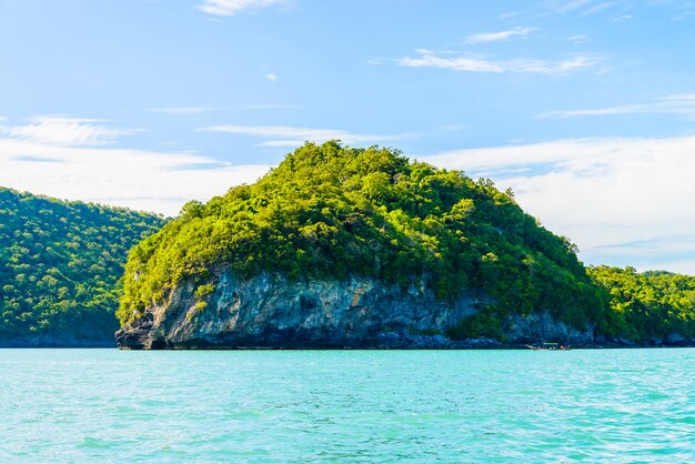 Wunderschöne tropische Insel, Strand, Meer und Ozean