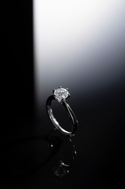 Wunderschöner Verlobungsring mit Diamanten