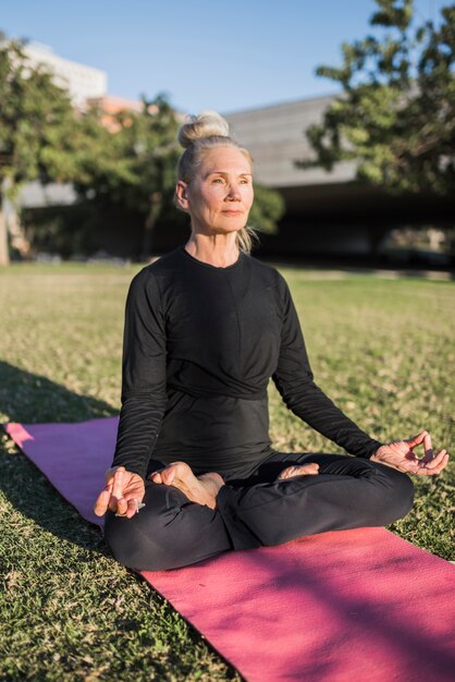 Yoga im Freien