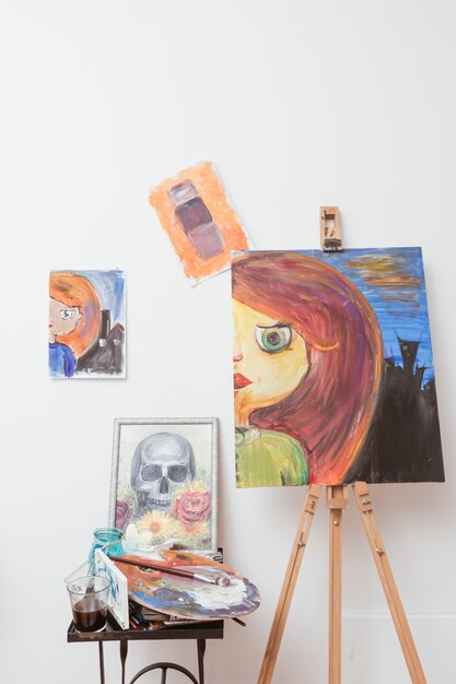 Zeichnungen des Künstlers im Studio
