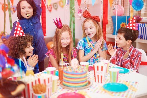 Zeit zum neunten Geburtstag zu feiern