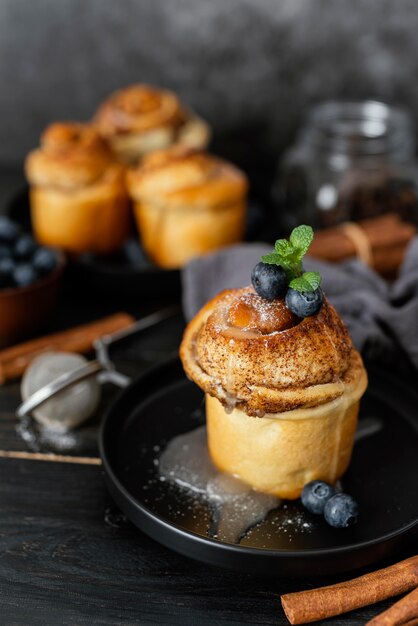 Zimtschnecken mit Blaubeeren