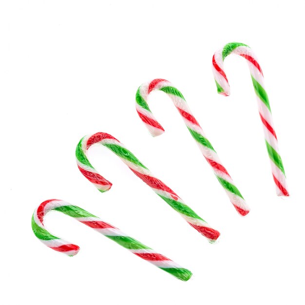 Zuckerstangen auf einem weißen Hintergrund
