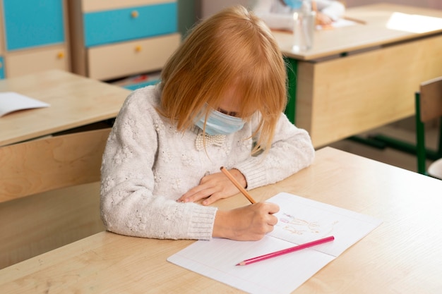 Zurück zur Schule während des Covid-Konzepts