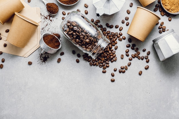 Kostenloses Foto zutaten für die zubereitung von kaffee flach legen