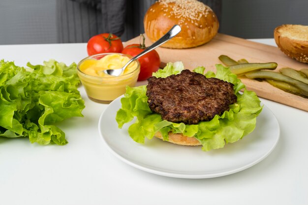 Zutaten für leckeren Hamburger