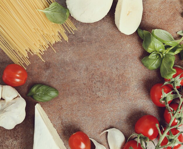 Zutaten zum Kochen von Nudeln