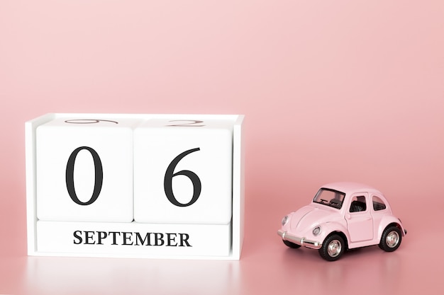 06 de septiembre. Día 6 del mes. Calendario cubo con carro