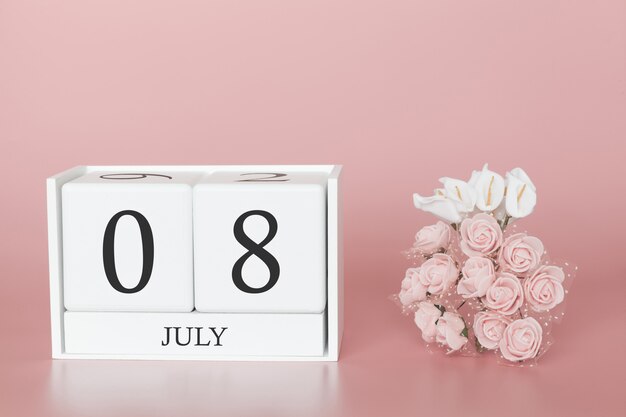 08 de julio. Día 8 del mes. Calendario cubo en rosa moderno