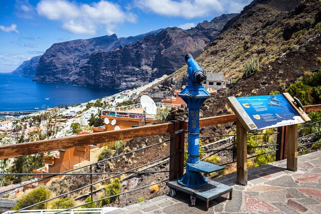 10 de mayo de 2018 Tenerife España Vista del paisaje urbano de Los Gigantes