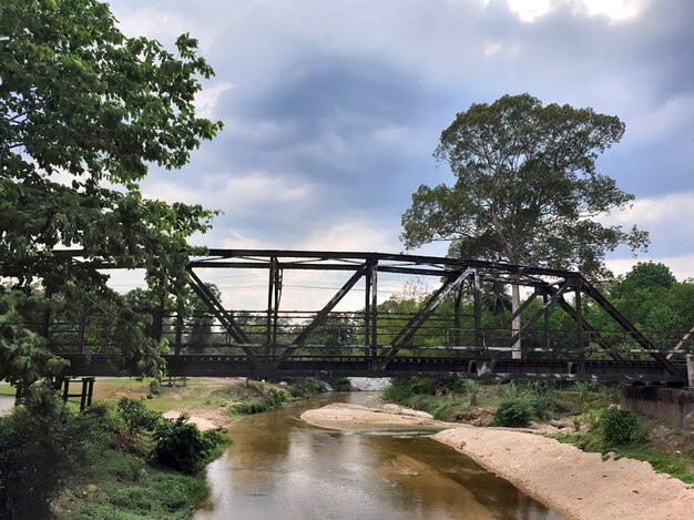 100 años del puente ferroviario de acero Khlong Chan Di Chawang Nakhon Si Thammarat Tailandia