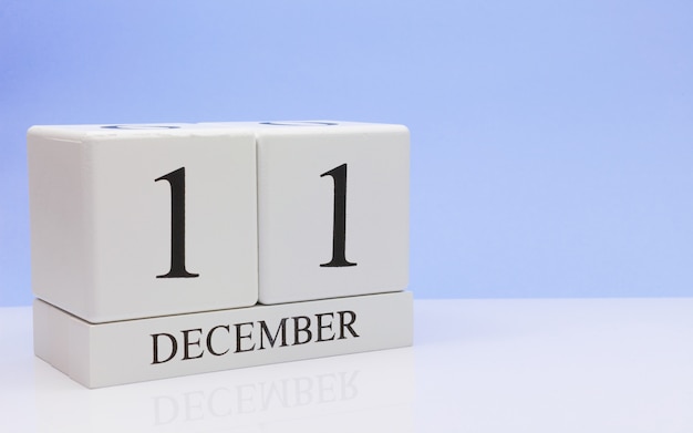 11. Dezember Tag 11 des Monats, täglicher Kalender auf weißer Tabelle.