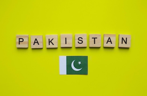 14 de agosto Día de la Independencia de Pakistán bandera de Pakistán banner minimalista con letras de madera